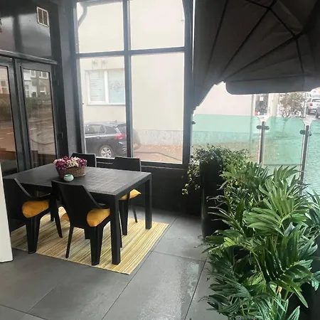 Seastreet Robert Apartment *